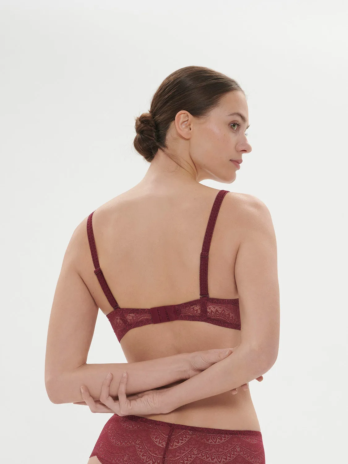 Karma Bralette - Spinel Red