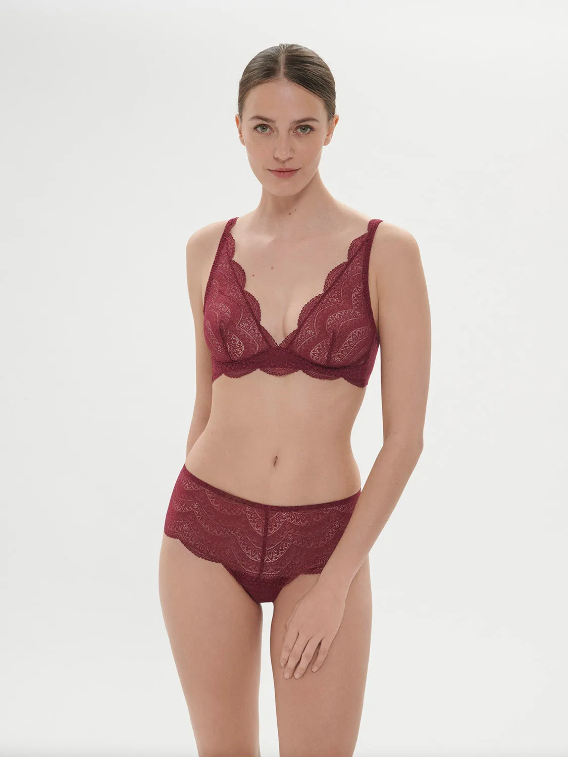 Karma Bralette - Spinel Red