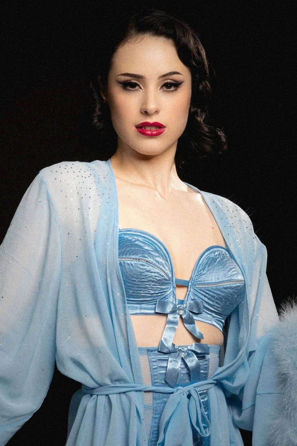 Marilyn Baby Blue Diamant Feather Robe