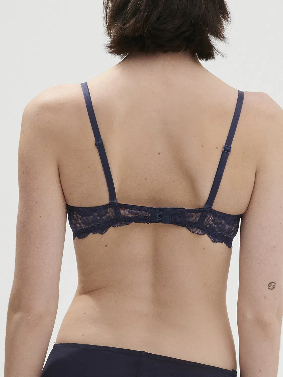 Reve Triangle Contour - Cosmic Blue